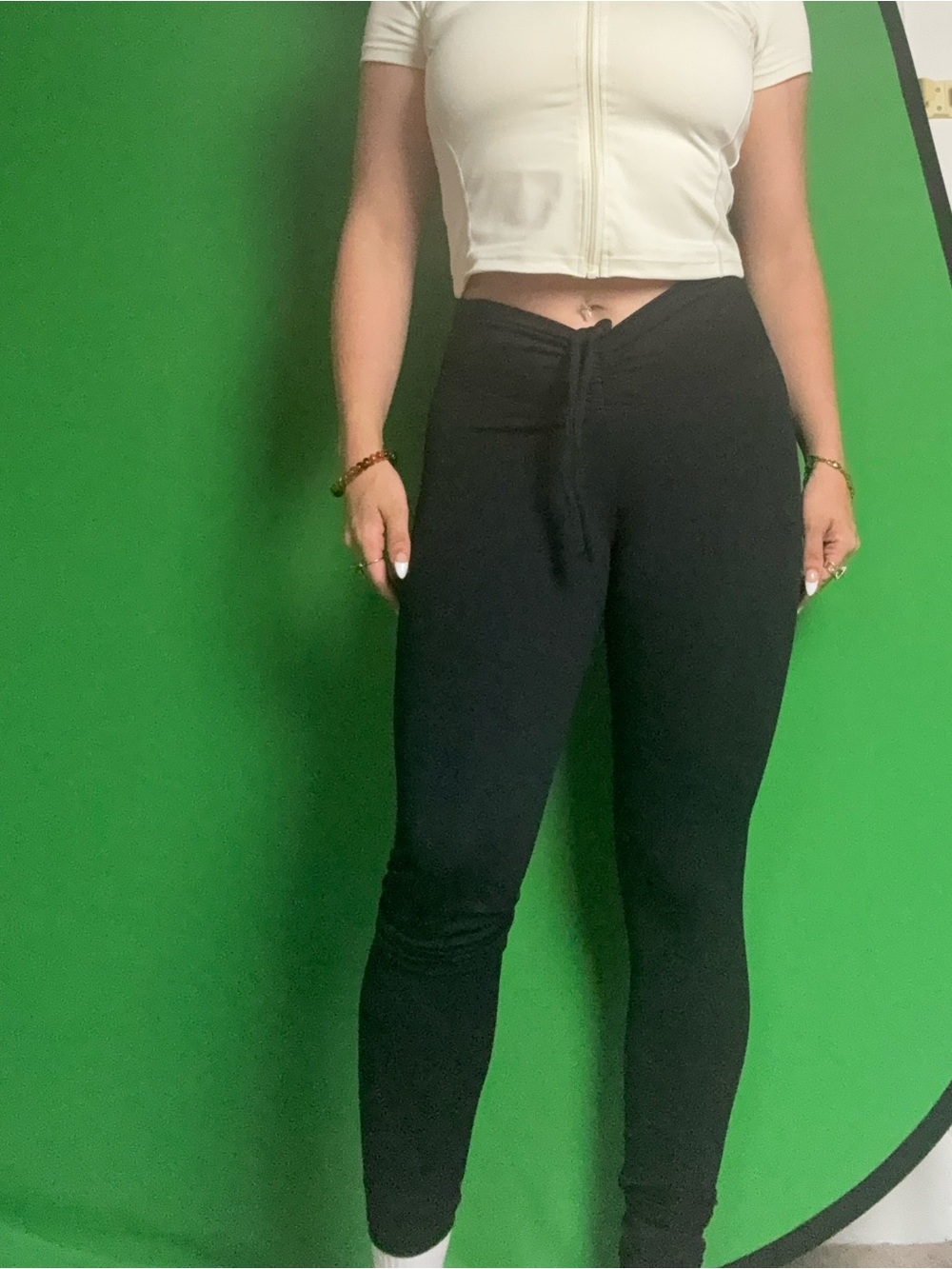 Black v cut leggings